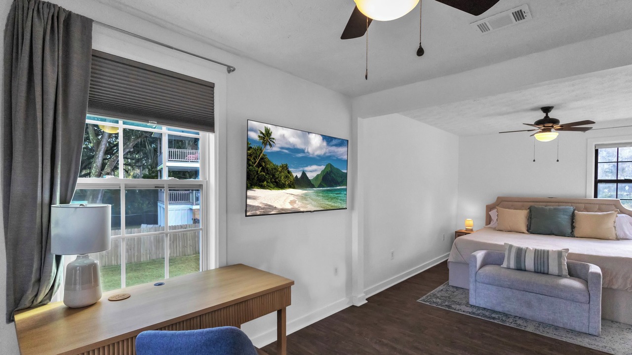 Photo of Bedroom in Midway