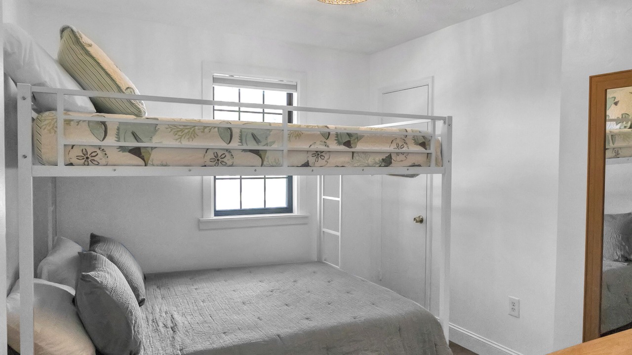 Photo of Bedroom in Midway