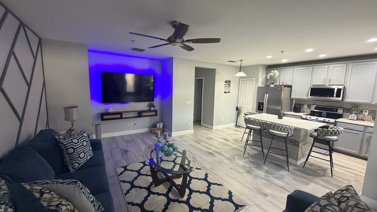Photo of Livingroom in Lakeside Estates