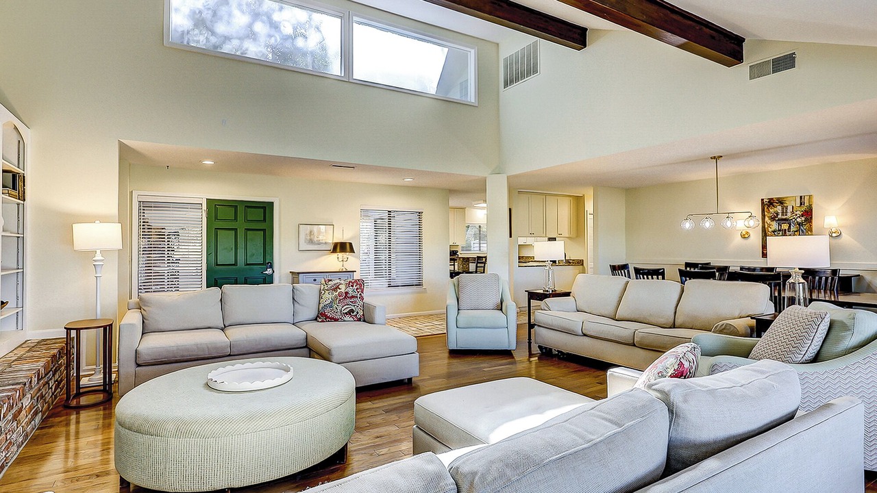 Photo of Livingroom in Oceanside