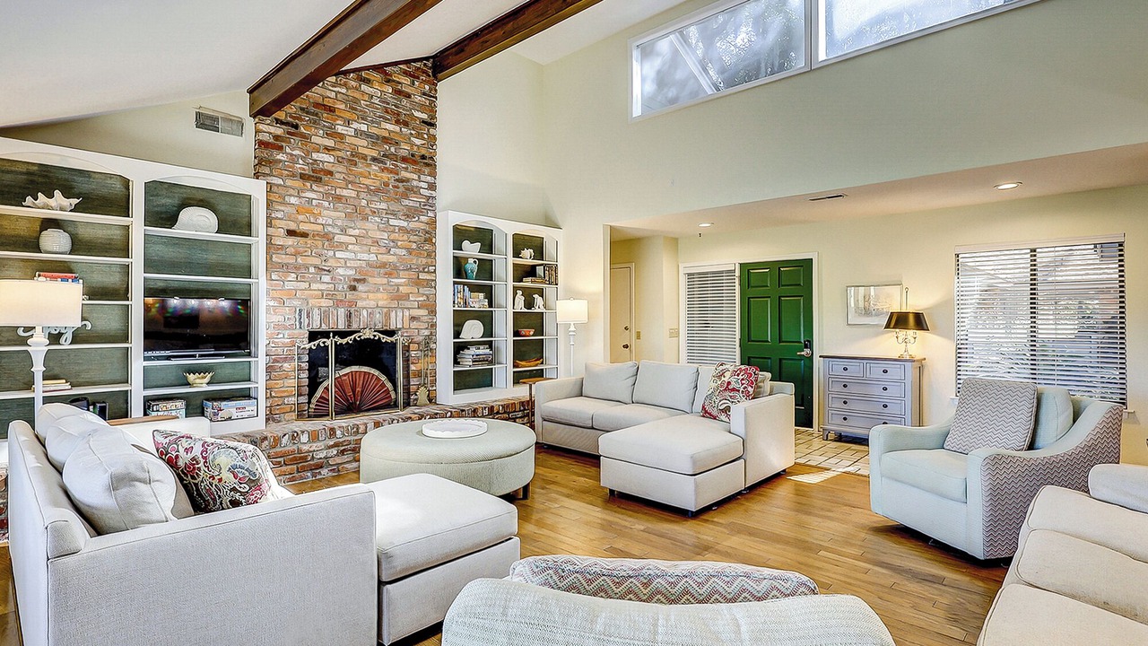 Photo of Livingroom in Oceanside