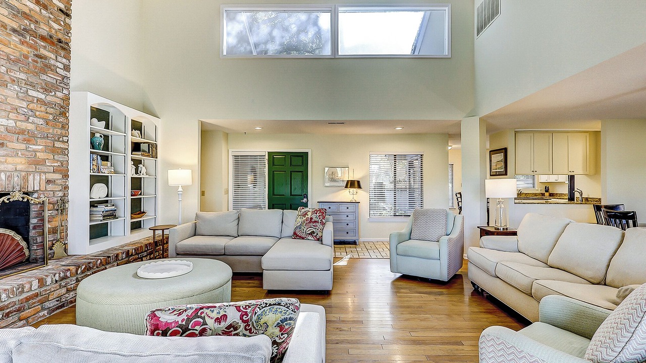 Photo of Livingroom in Oceanside