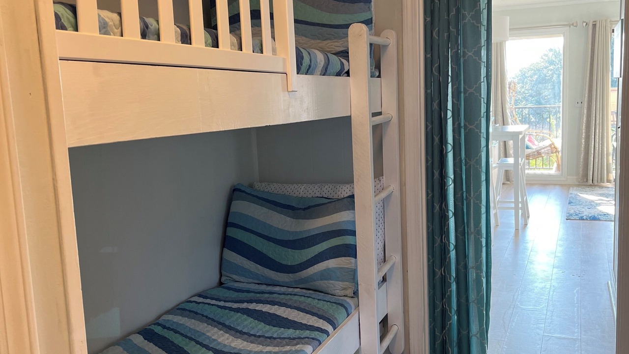 Photo of Bedroom in Folly Field