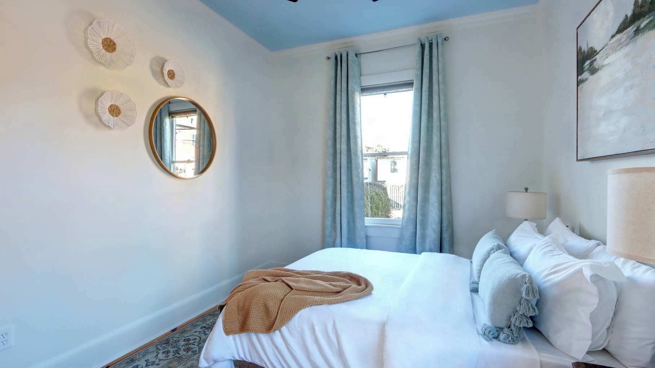 Photo of Bedroom in Beach Institute