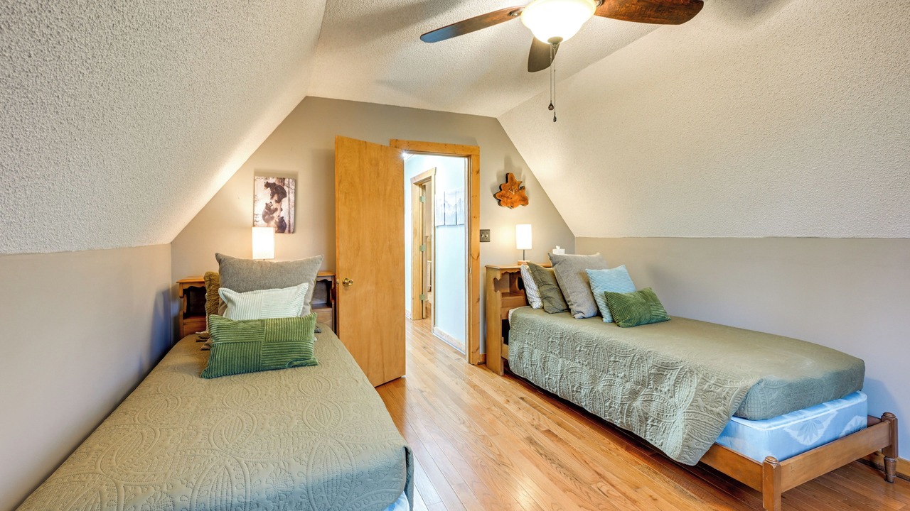Photo of Bedroom in Tuckasegee