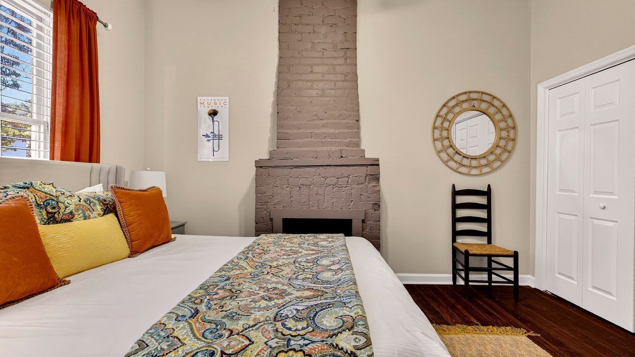 Photo of Bedroom in Metropolitan