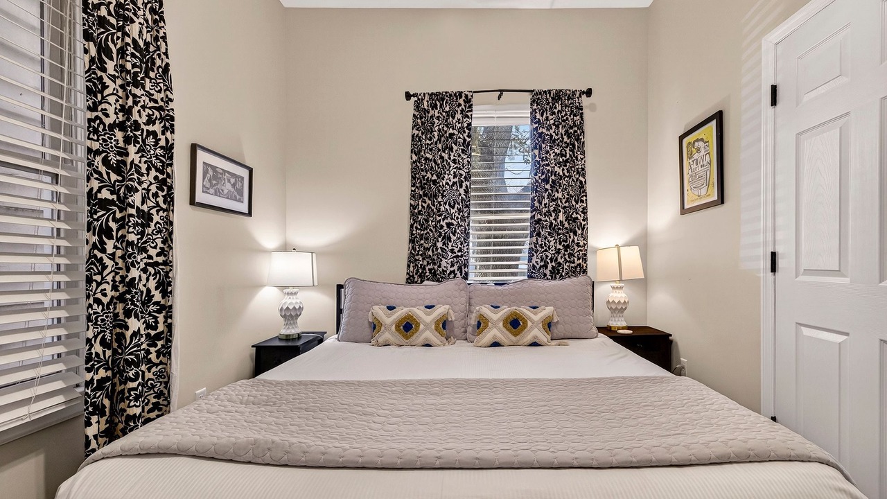 Photo of Bedroom in Metropolitan