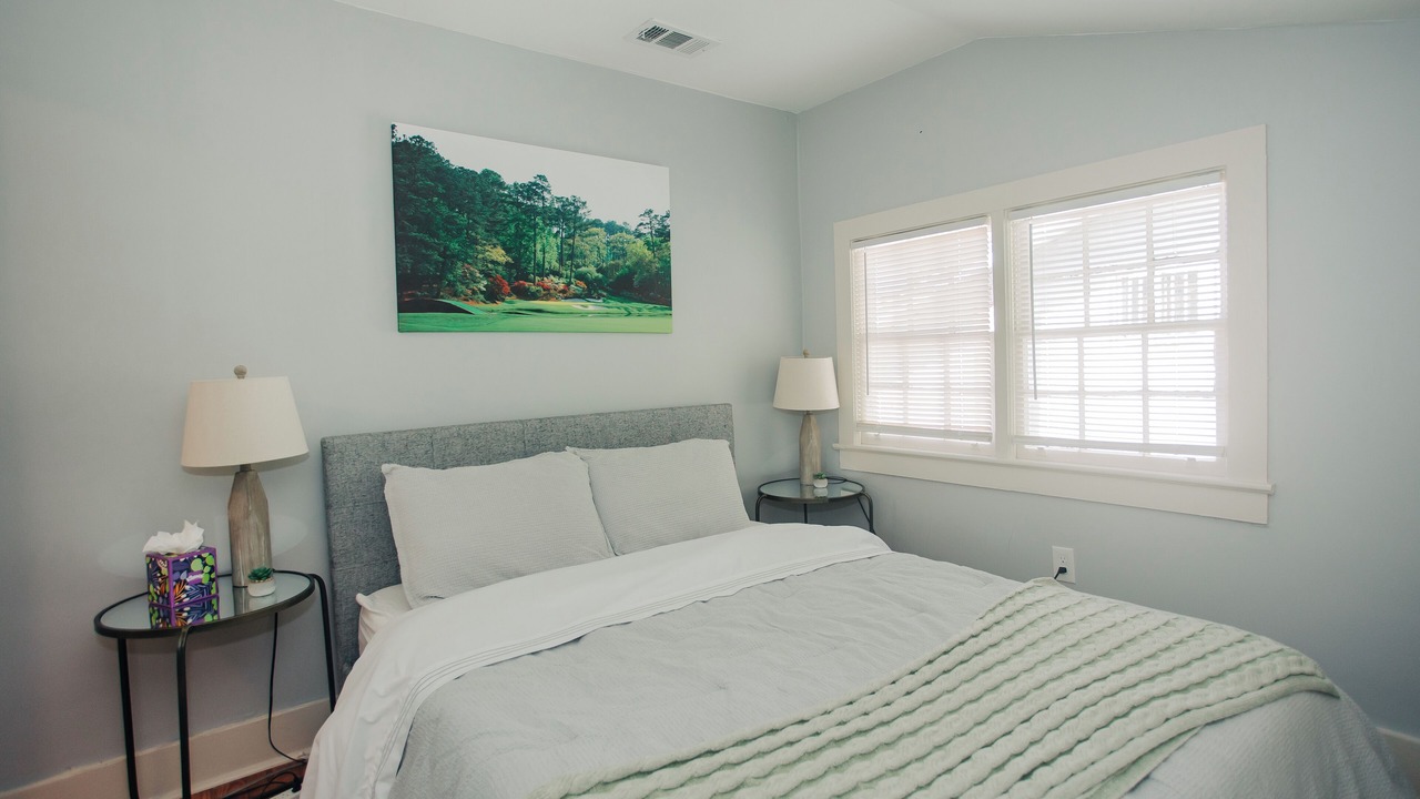Photo of Bedroom in Midtown