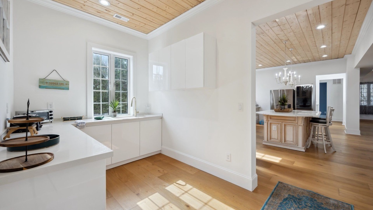 Photo of Kitchen in Debordieu Colony
