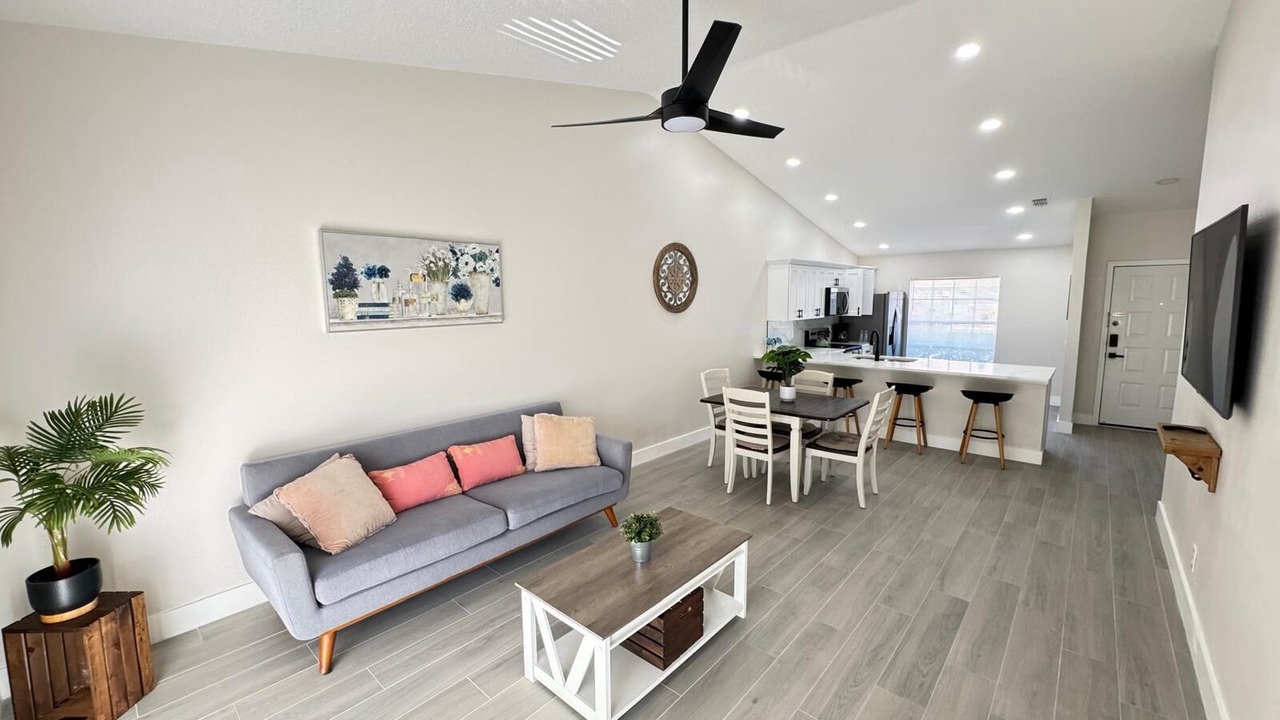 Photo of Livingroom in Meadow Woods
