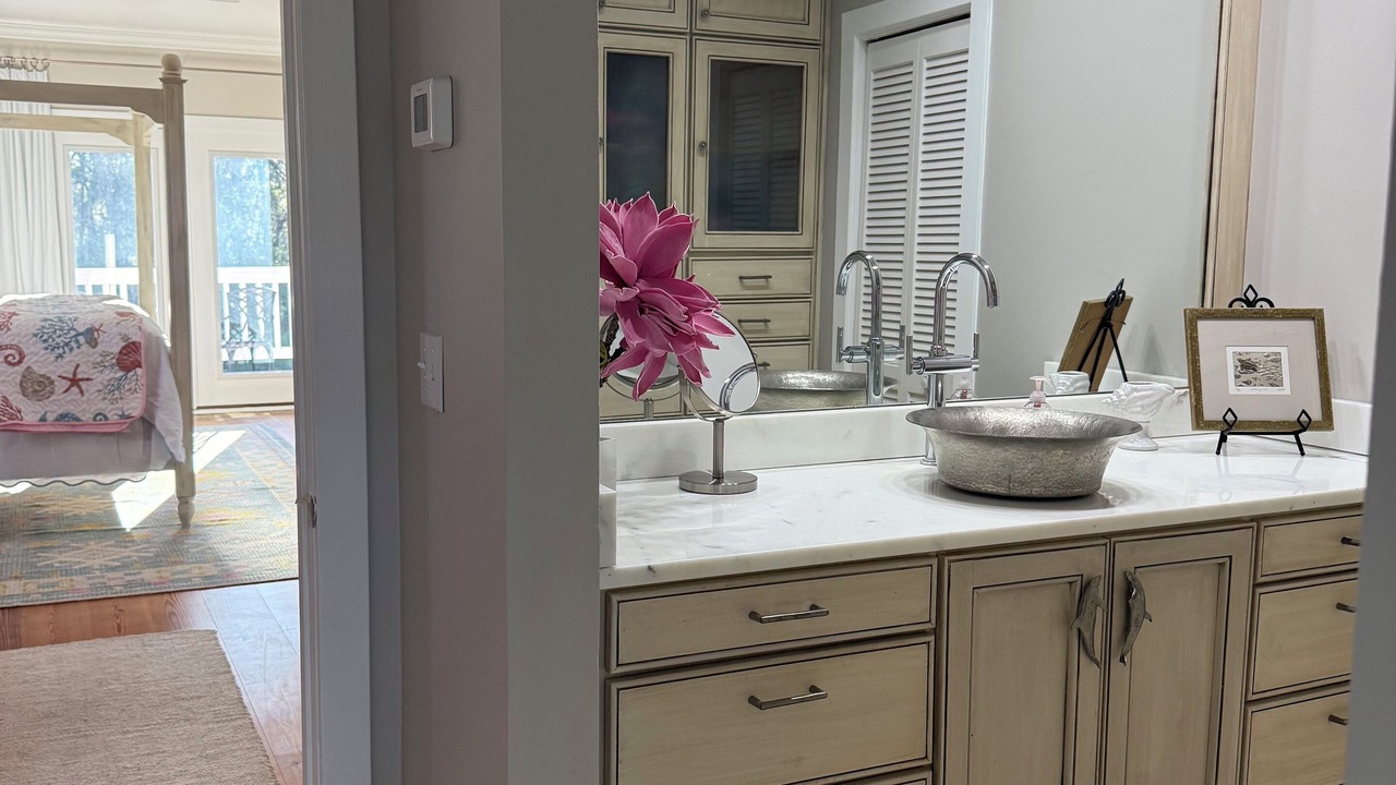 Photo of Bathroom in Melrose on the Beach