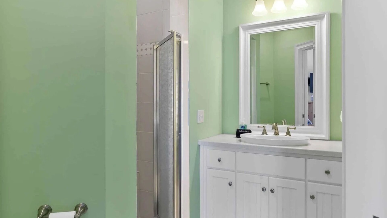 Photo of Bathroom in Melrose on the Beach