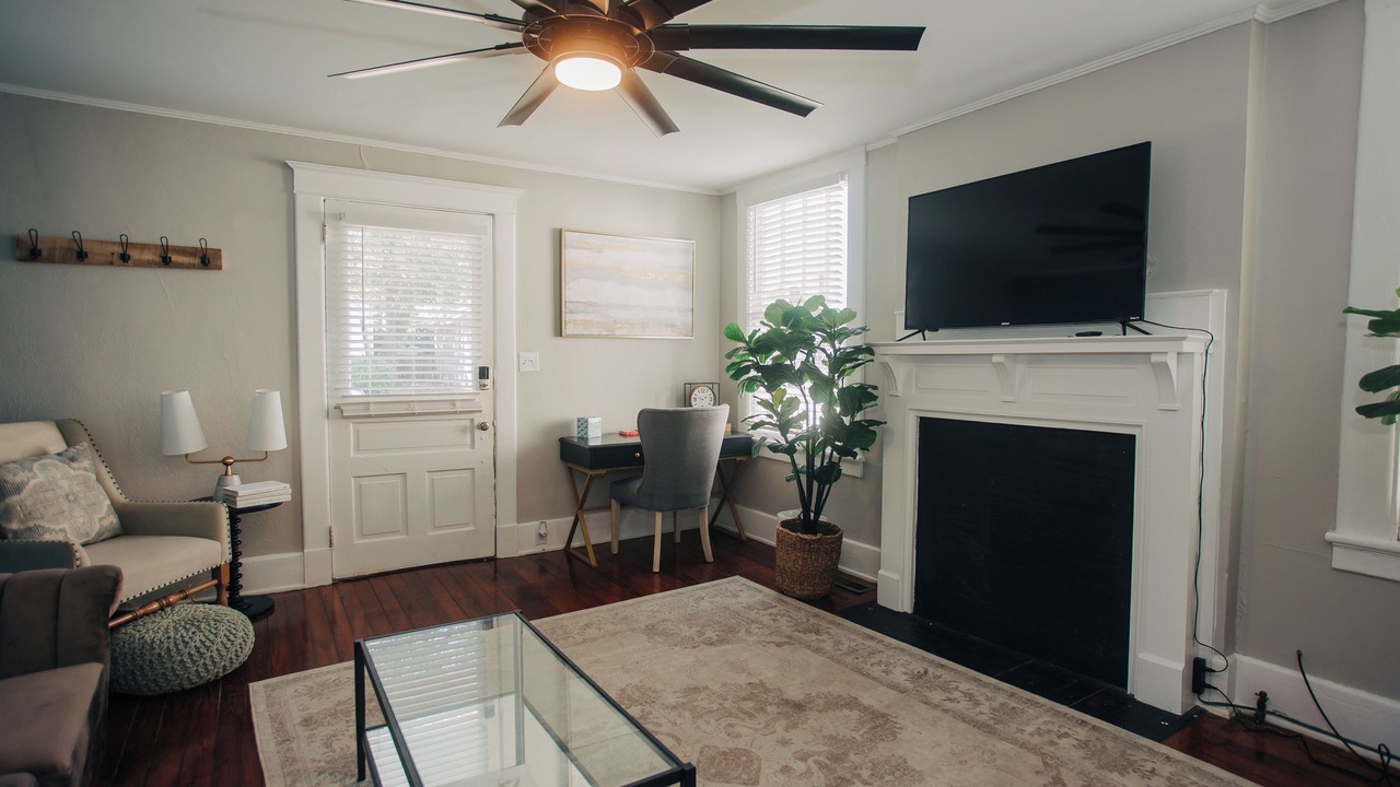 Photo of Livingroom in Midtown