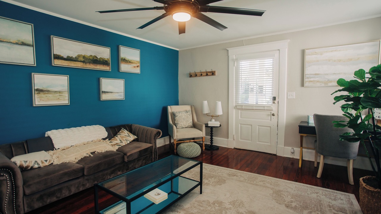 Photo of Livingroom in Midtown