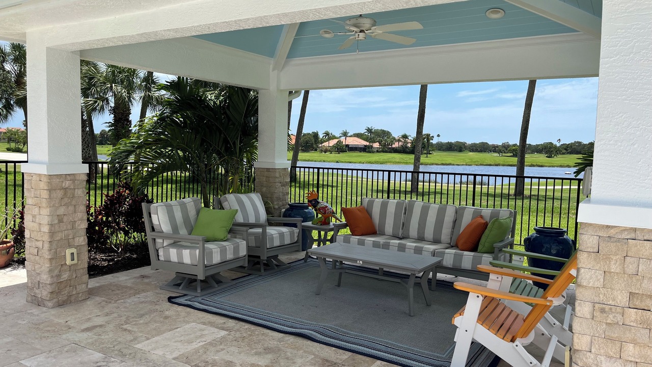 Photo of Patio Balcony in Grand Harbor