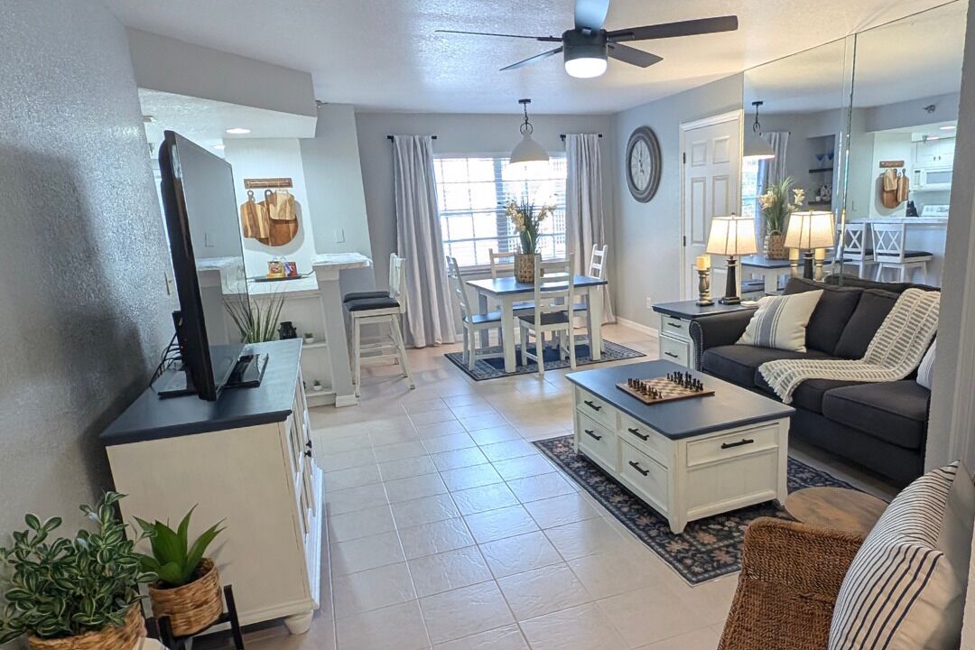 Photo of Livingroom in Lutz