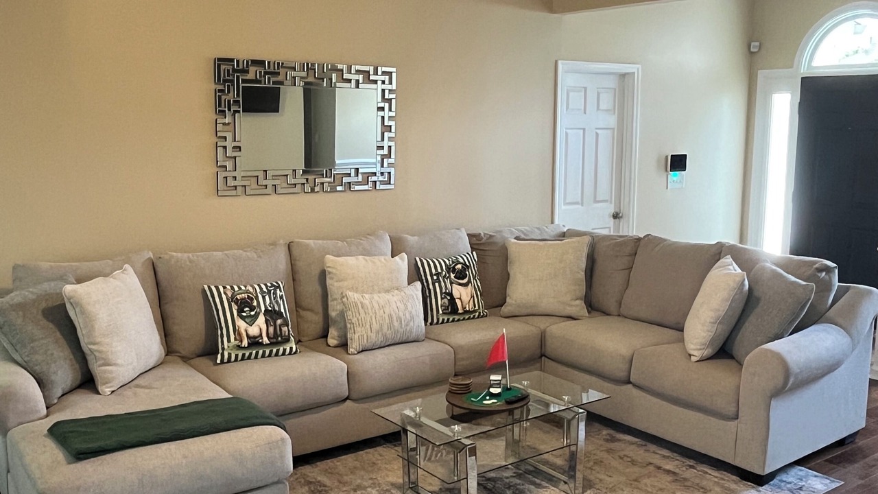 Photo of Livingroom in Warrenville