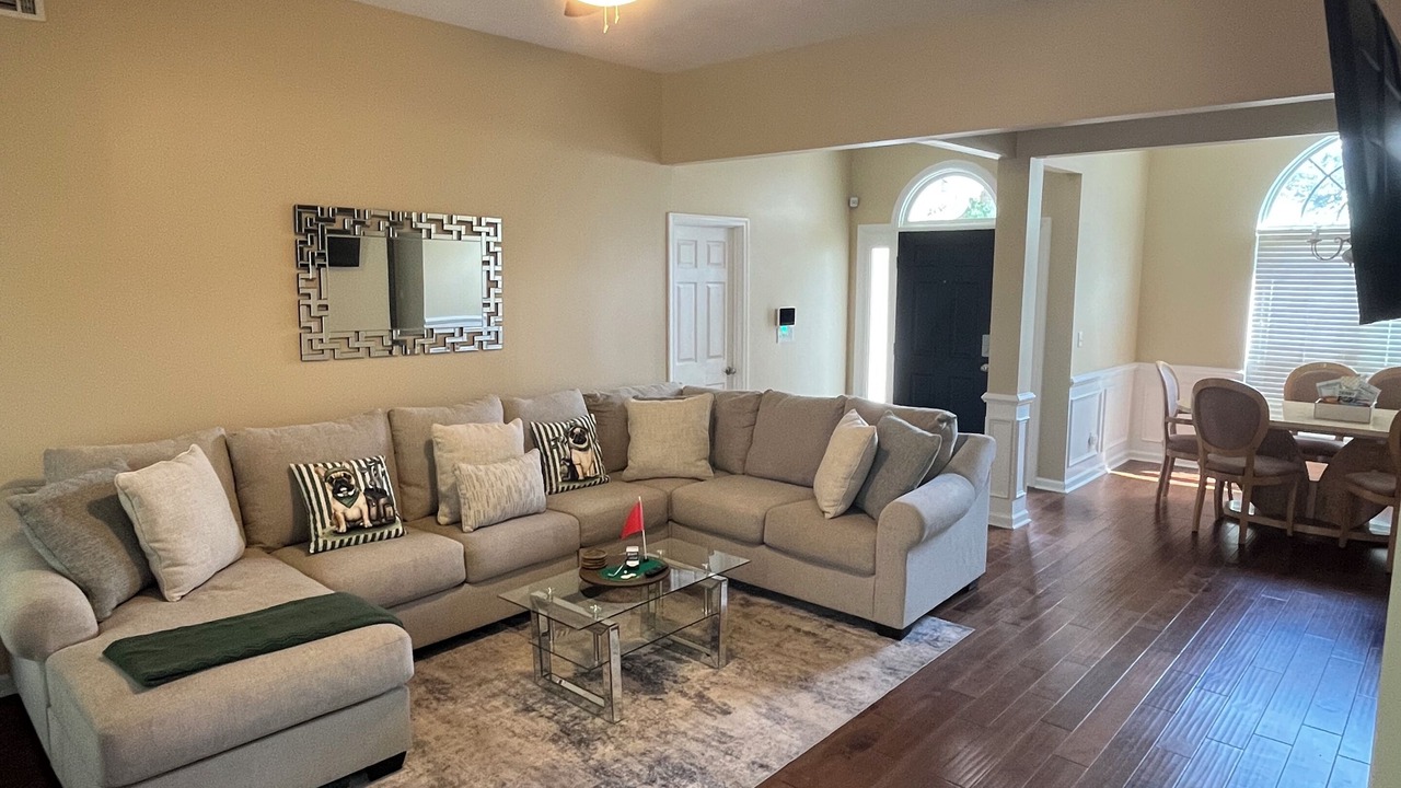 Photo of Livingroom in Warrenville