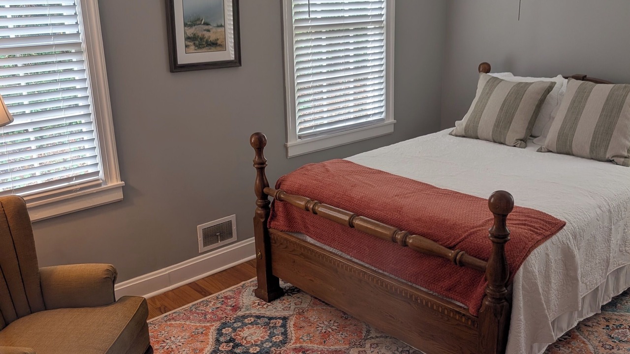 Photo of Bedroom in Summerville