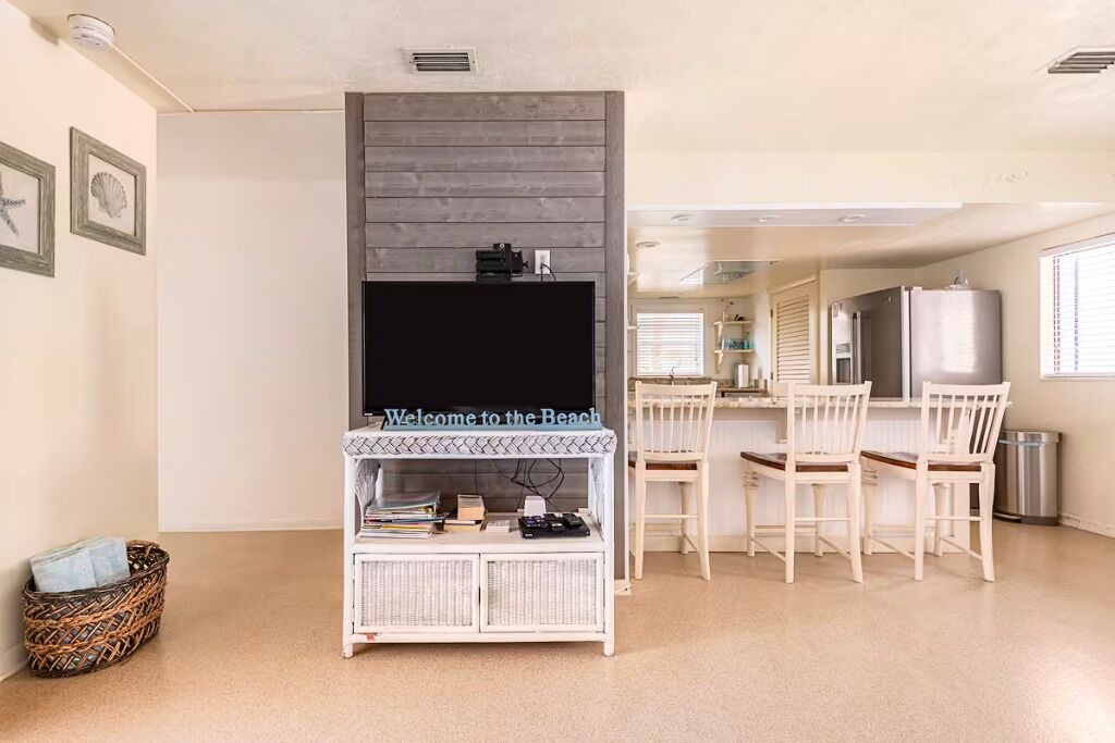 Photo of Bedroom in Floridana Beach