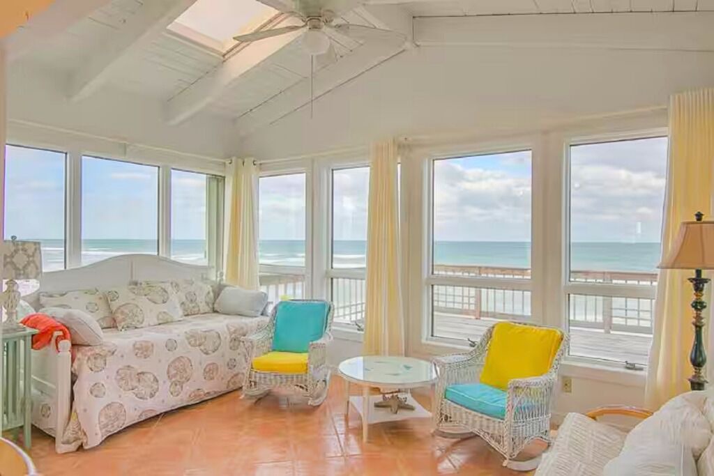 Photo of Patio Balcony in Floridana Beach