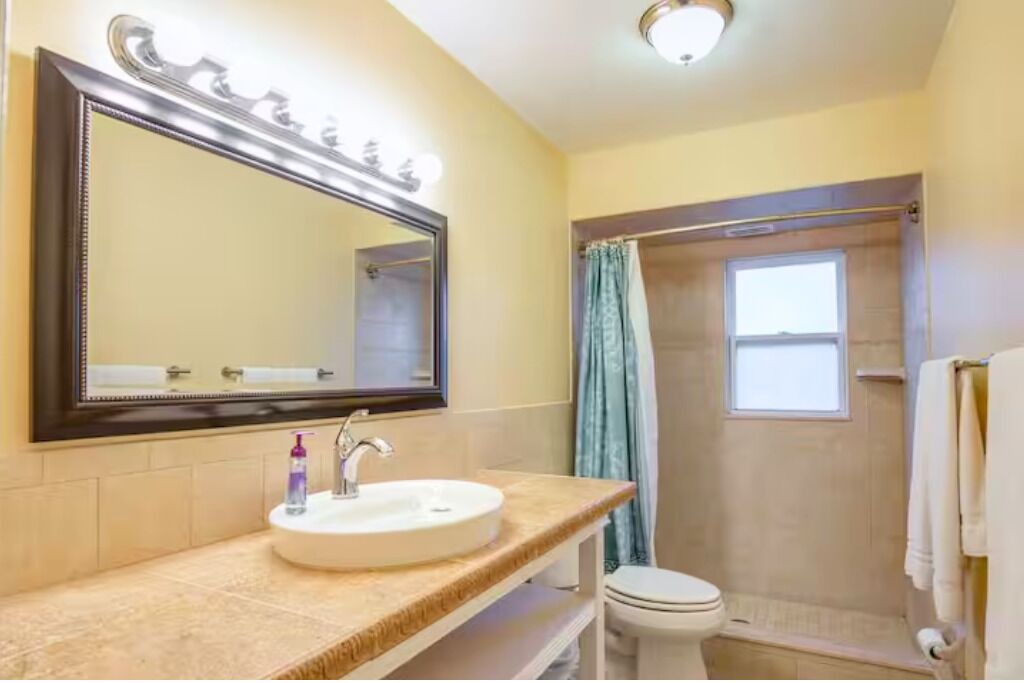 Photo of Bathroom in Floridana Beach