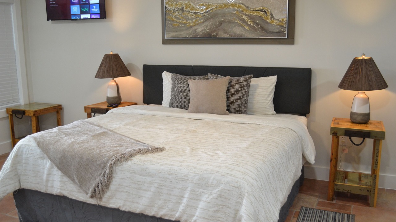 Photo of Bedroom in Midway
