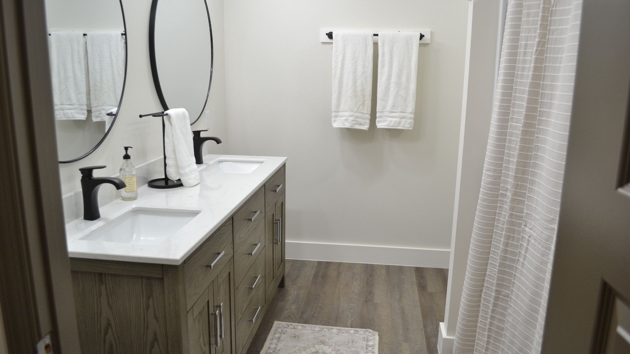 Photo of Bathroom in Midway