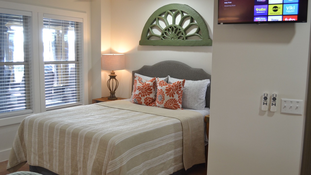Photo of Bedroom in Midway