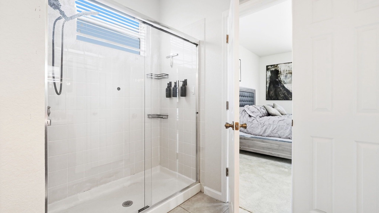 Photo of Bathroom in Trafalgar Village