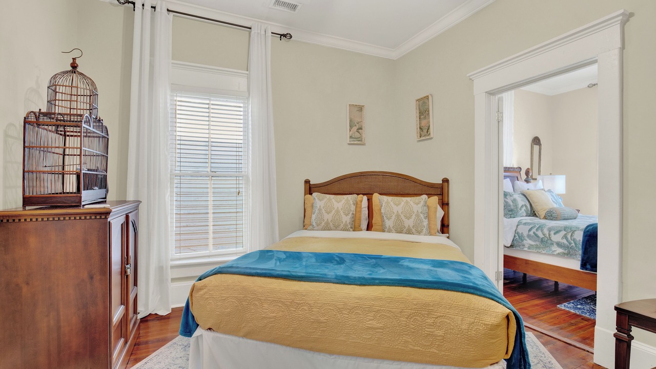 Photo of Bedroom in Metropolitan
