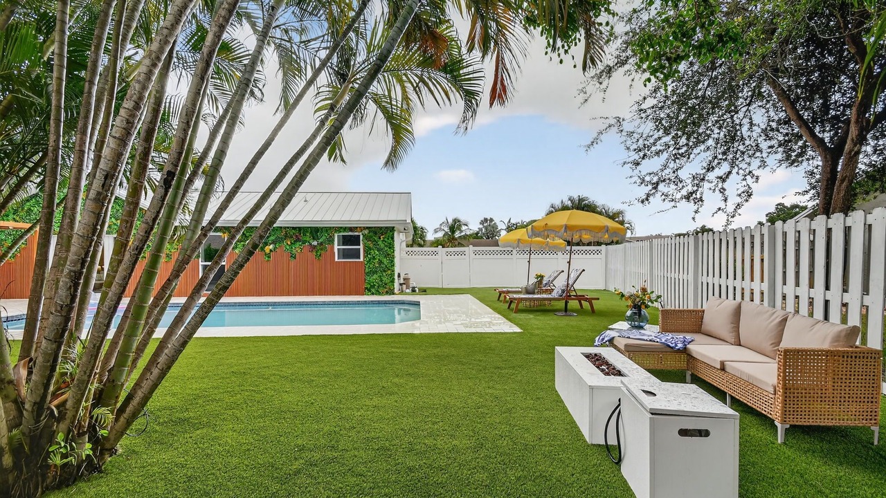 Photo of Outdoor in Tropic Palms