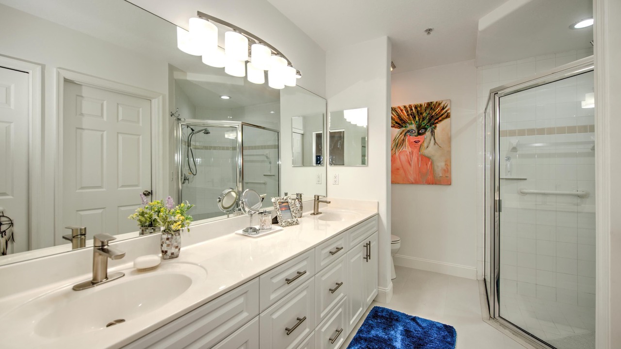 Photo of Bathroom in Naples