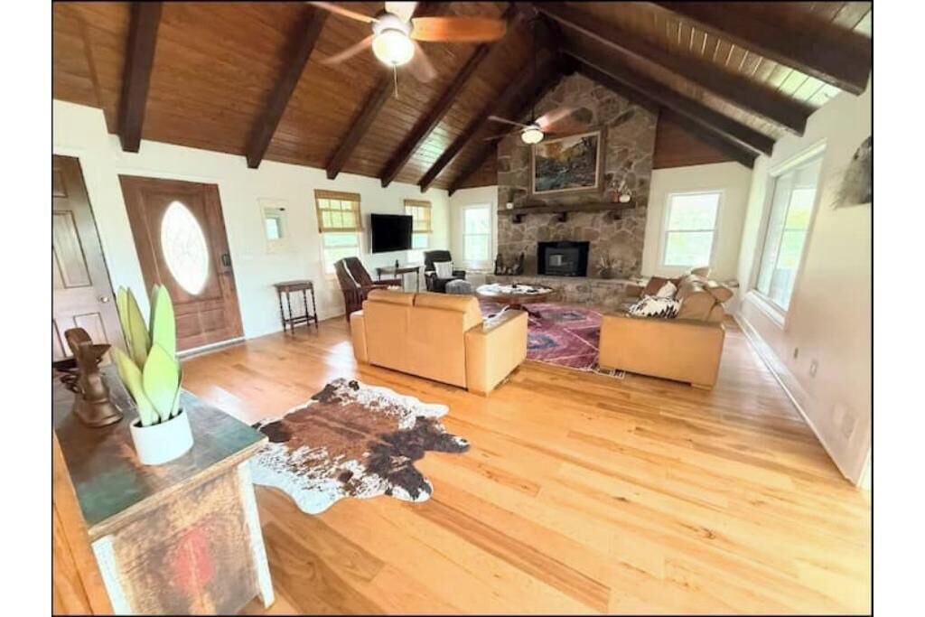 Photo of Livingroom in Gainesville
