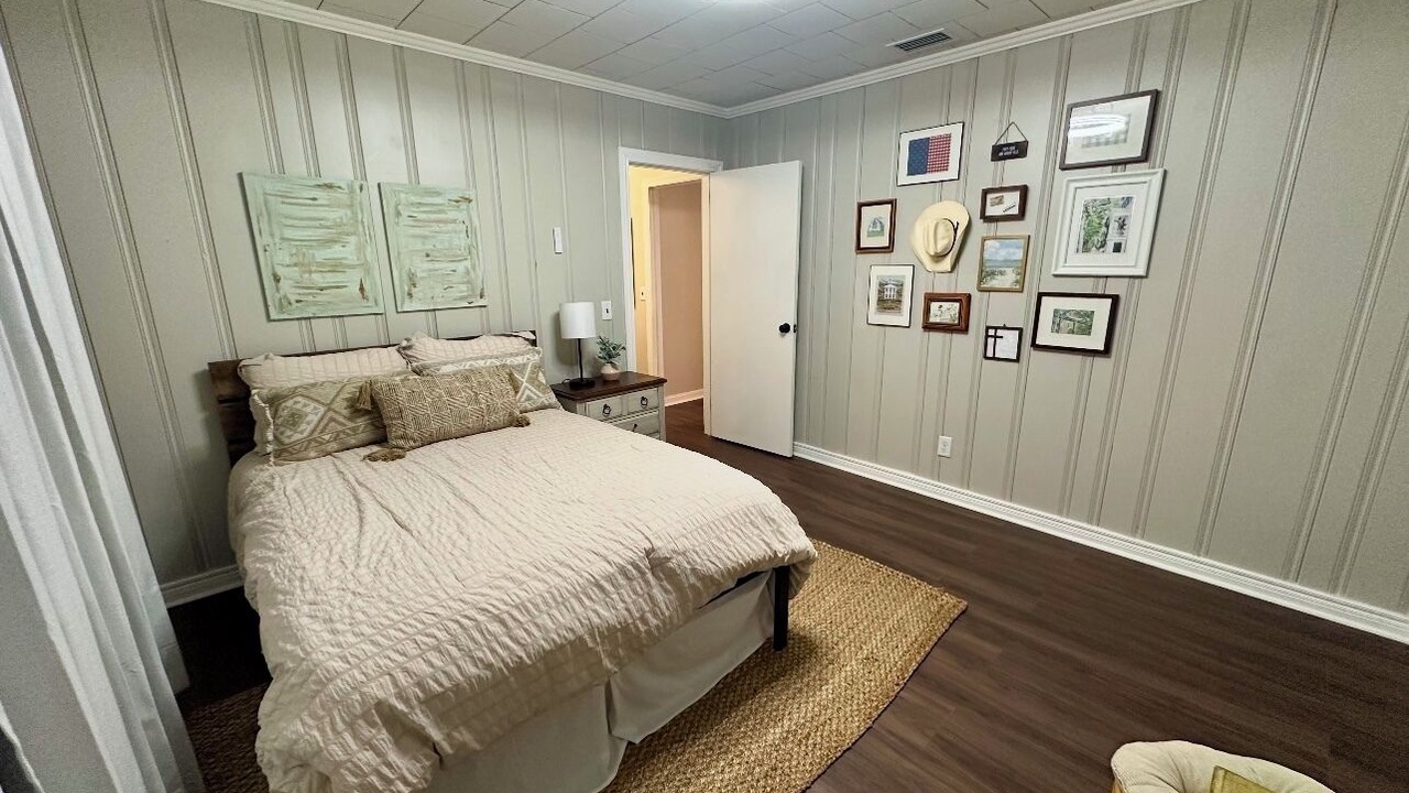 Photo of Bedroom in Lyons