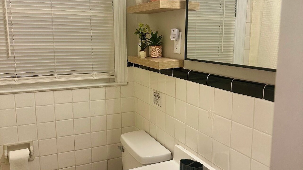 Photo of Bathroom in Lyons