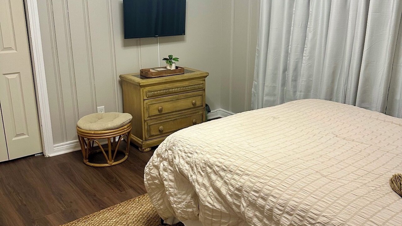 Photo of Bedroom in Lyons