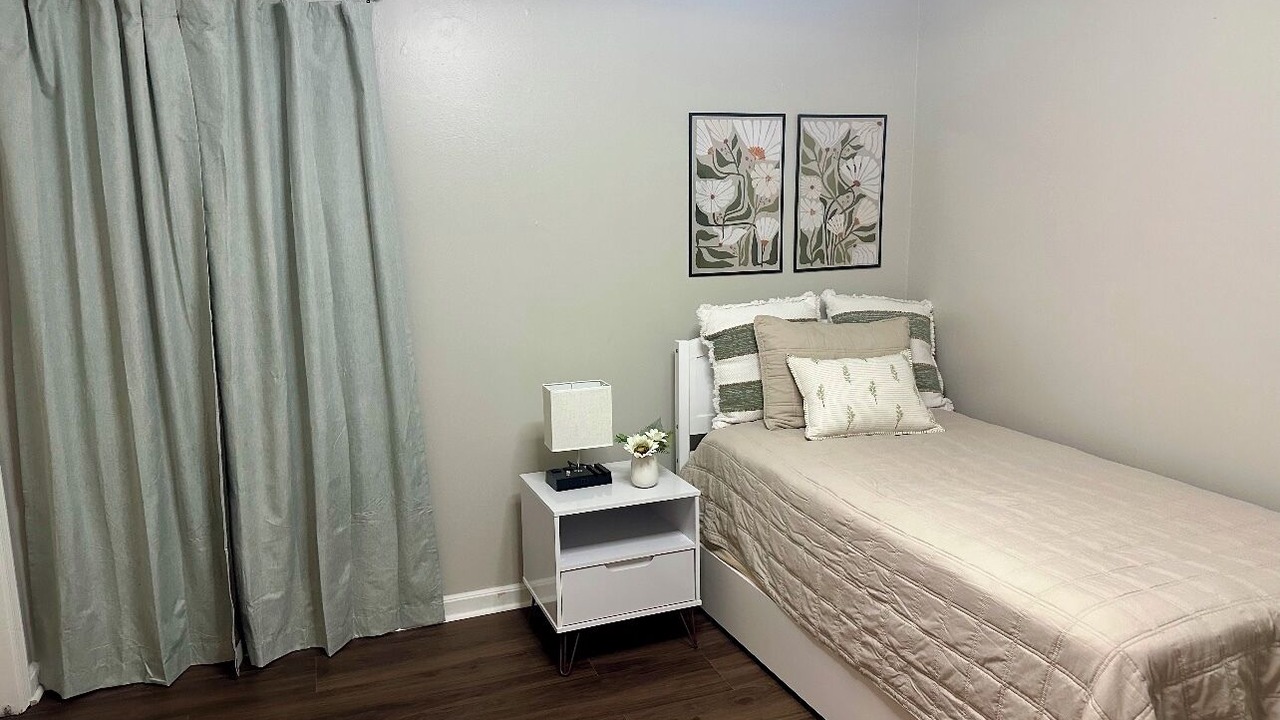 Photo of Bedroom in Lyons