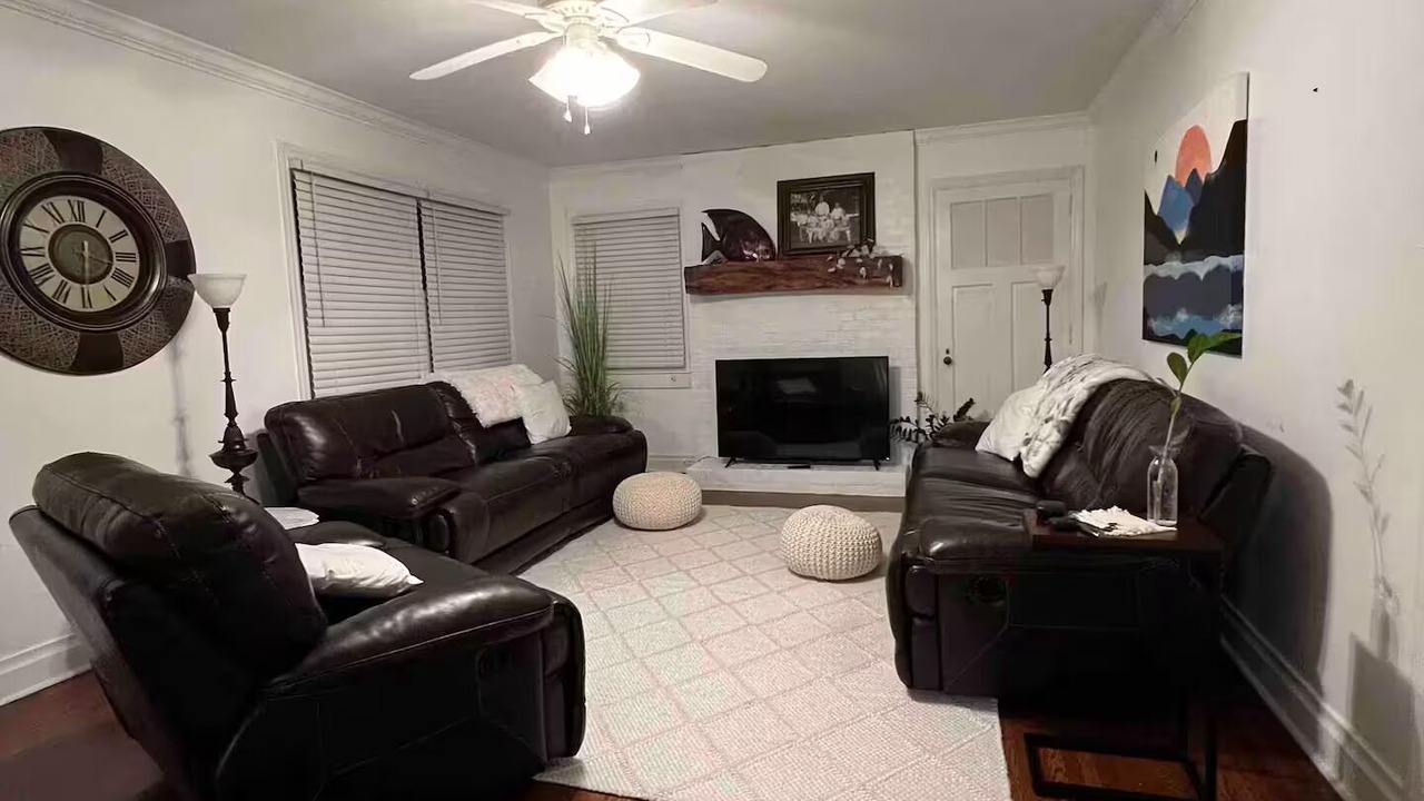 Photo of Livingroom in Due West