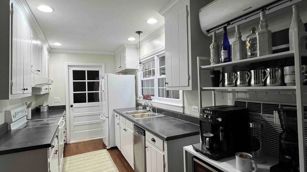 Photo of Kitchen in Due West