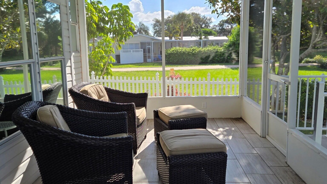 Photo of Patio Balcony in Barefoot Bay