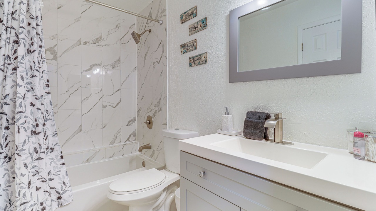 Photo of Bathroom in Lakewood Park