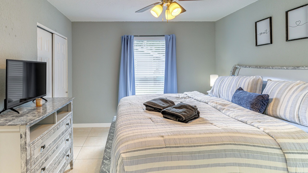 Photo of Bedroom in Lakewood Park