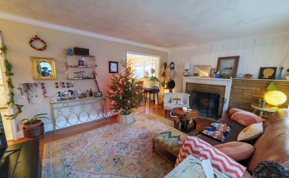Photo of Livingroom in Oakhurst