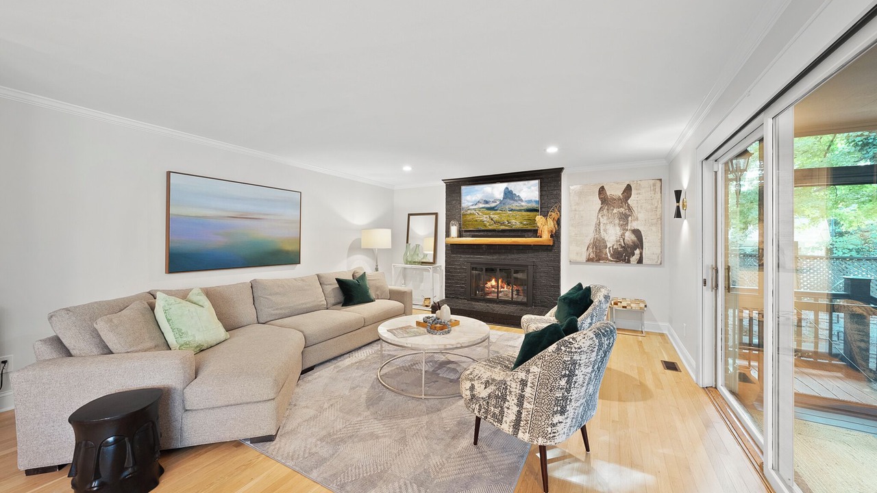 Photo of Livingroom in North Raleigh