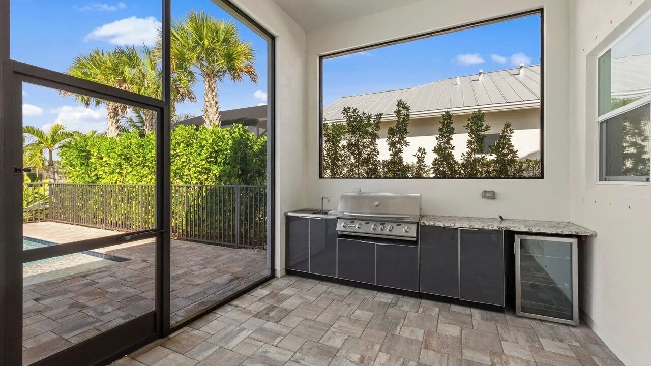 Photo of Patio Balcony in Naples