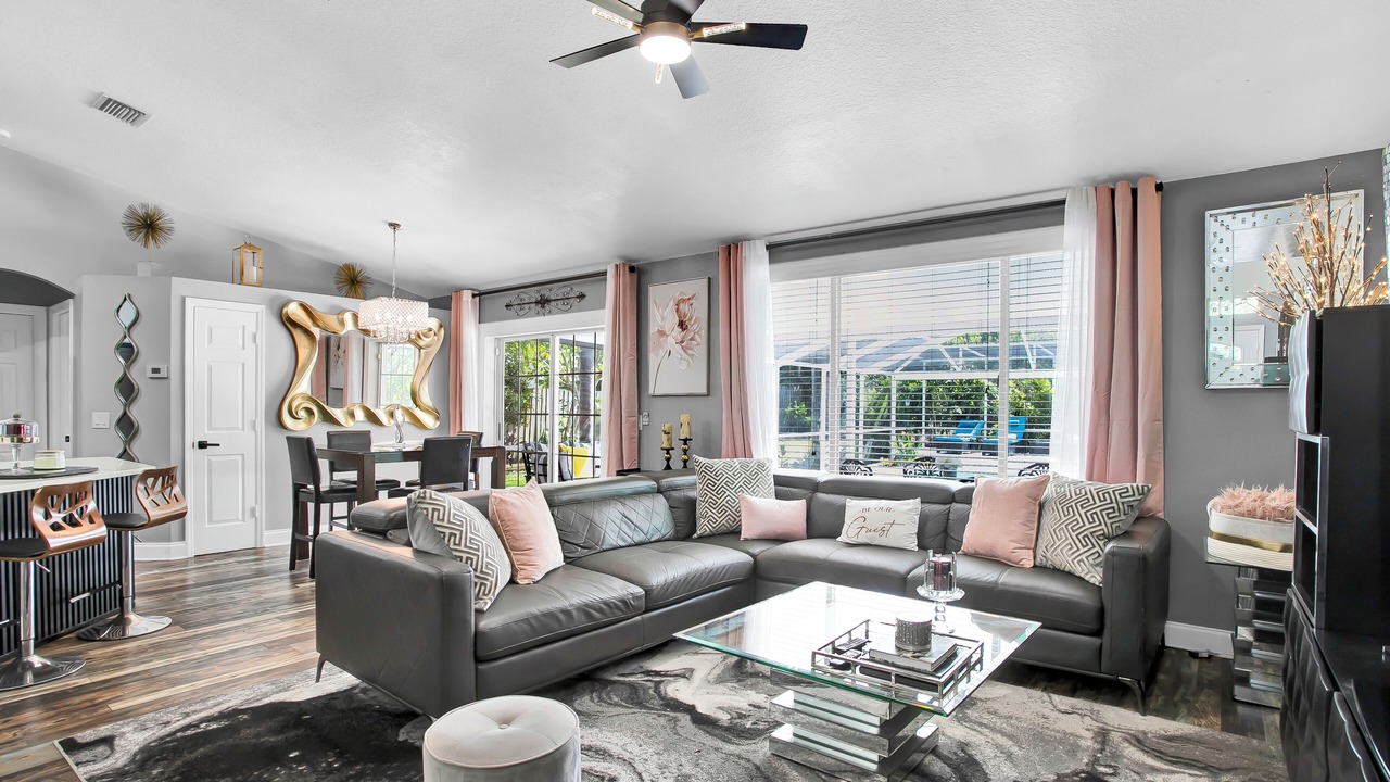 Photo of Livingroom in Boyette Springs