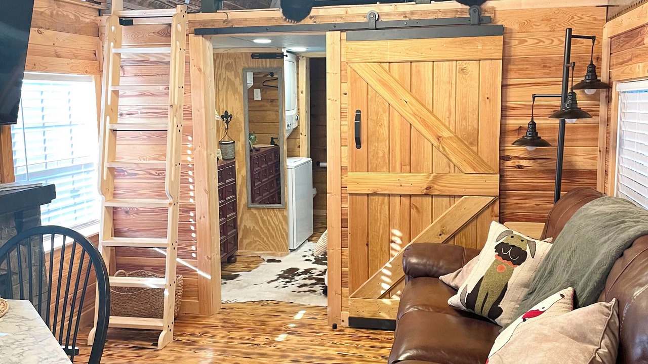 Photo of Livingroom in Waycross