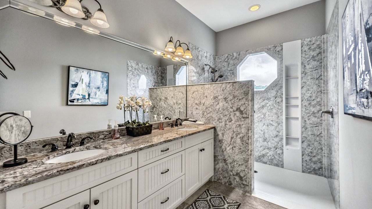 Photo of Bathroom in Folly Field