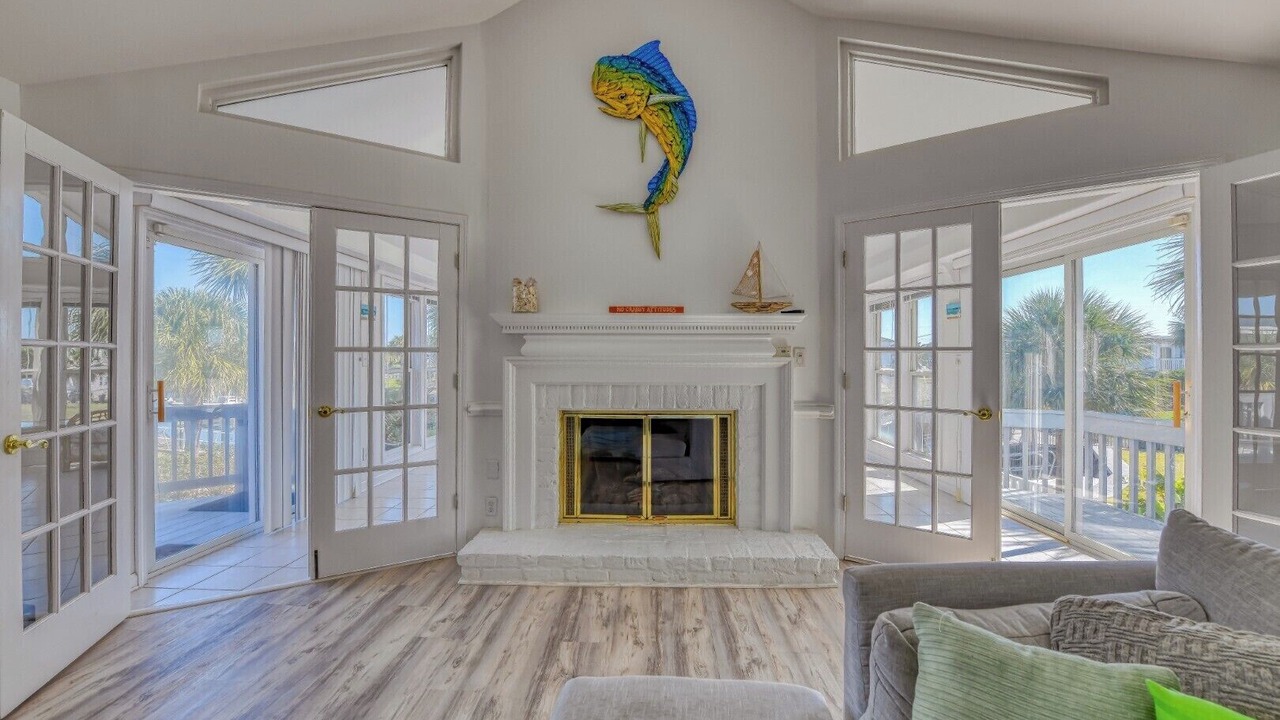 Photo of Livingroom in Inlet Harbour